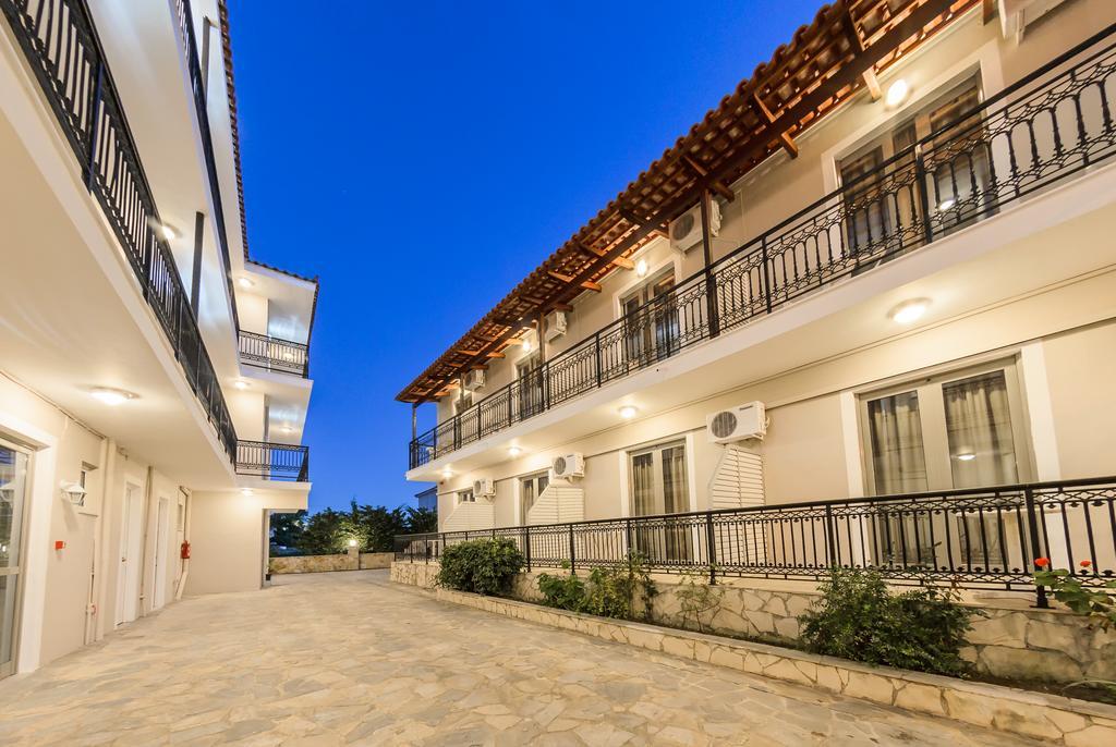 Karras Livin Apartment Laganas Exterior foto